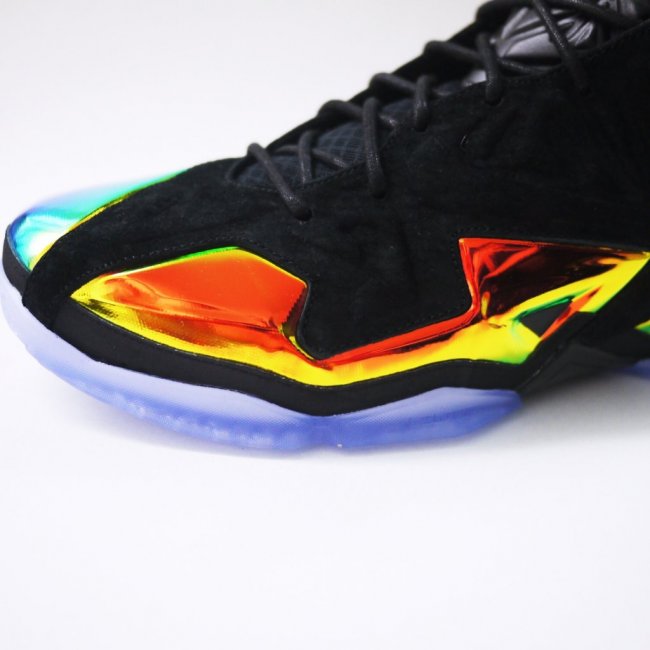 LBJ11,LeBron 11,677693-001 LBJ11王者皇冠677693-001 LeBron 11 EXT “Kings Crown” 发售信息