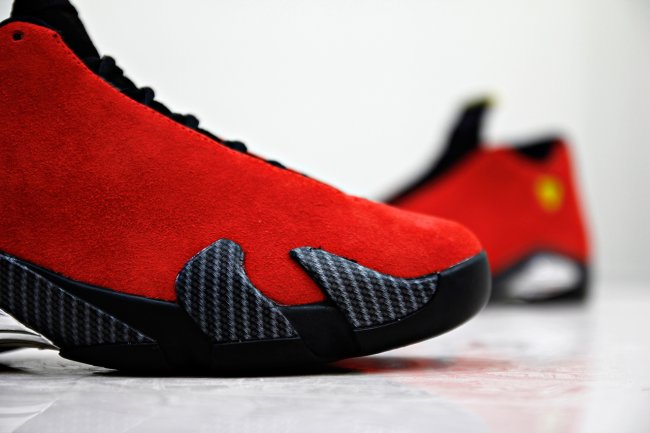 654459-670,AJ14,Air Jordan 14 654459-670AJ14法拉利红麂皮 Air Jordan 14 “Ferrari” 或将仅在芝加哥地区发售