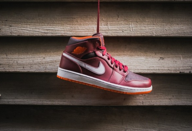 Air Jordan 1 Mid,AJ1 AJ1 554724-604 Air Jordan 1 Mid 全新红橙配色亮相