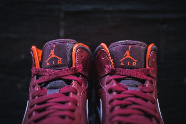 Air Jordan 1 Mid,AJ1 AJ1 554724-604 Air Jordan 1 Mid 全新红橙配色亮相