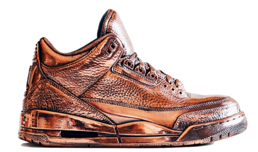 专为,骨灰,级,粉丝,打造,Air,Jordan,球鞋,铜质  专为骨灰级粉丝打造，Air Jordan 球鞋铜质雕像