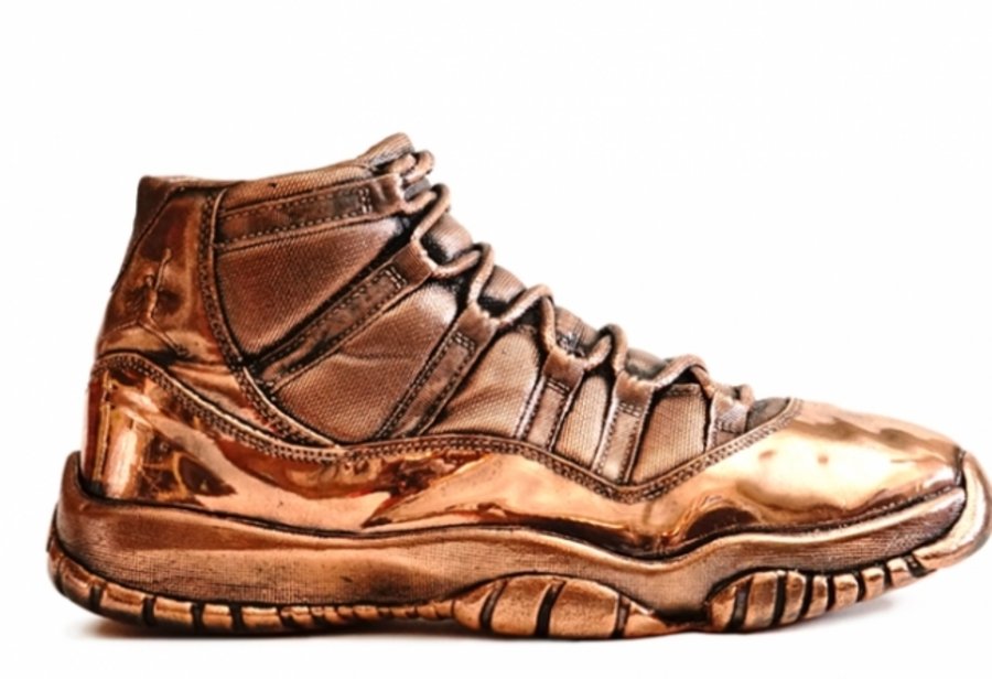 专为,骨灰,级,粉丝,打造,Air,Jordan,球鞋,铜质  专为骨灰级粉丝打造，Air Jordan 球鞋铜质雕像
