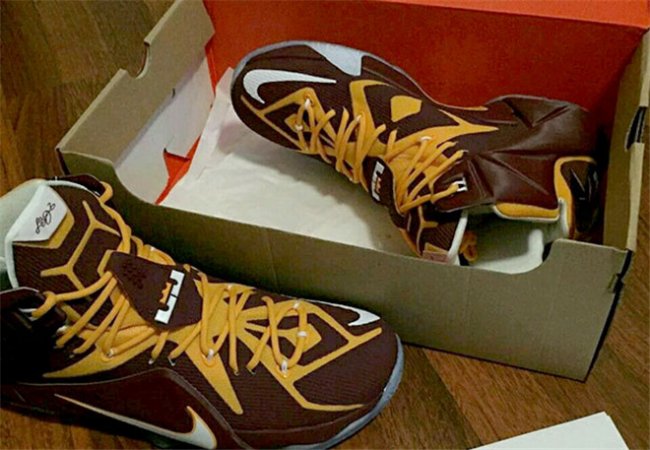 LBJ12,LeBron 12 LBJ12 LeBron 12“Christ the King” 客场 PE 亮相