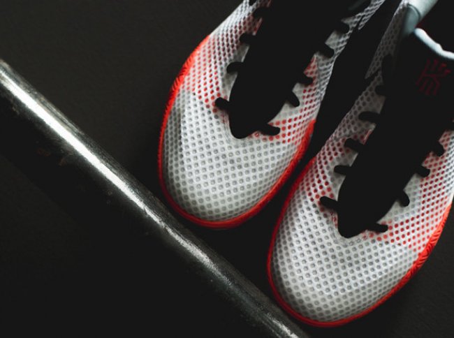 Kyrie 1,Nike 705277-100 Nike Kyrie 1 ＂Infrared＂ 美图欣赏