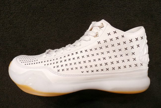 Kobe 10 EXT Mid,Kobe 10  白金奢华，Kobe 10 EXT Mid 五月登场