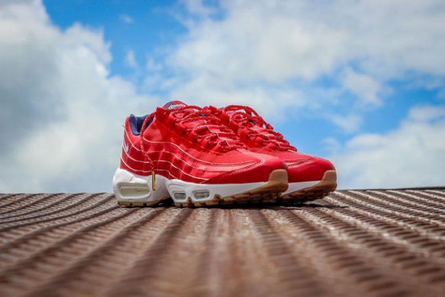 Air Max 95,Nike  Nike Air Max 95 “USA＂ 实物近赏