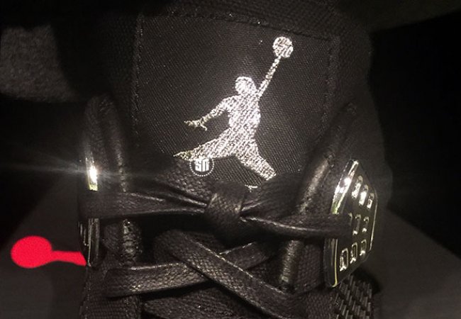 AJ4,Air Jordan 4 AJ4 致敬伟大专辑，全新 Eminem x Air Jordan 4 联名款亮相