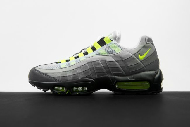 Air Max 95,Nike  蜕变重生，Nike Air Max 95 OG “Neon”