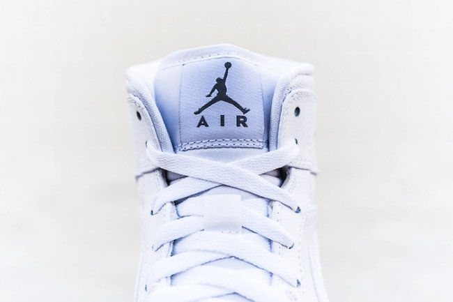 AJ1,Air Jordan 1 AJ1中帮 Air Jordan 1 Mid “White/Cool Grey” 简洁登场