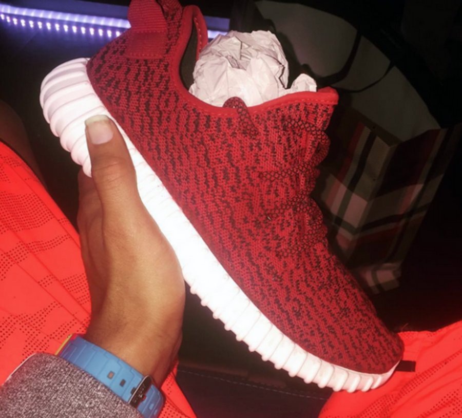 adidas Yeezy 350 Boost  adidas Yeezy 350 Boost “Red” 红色定制版本