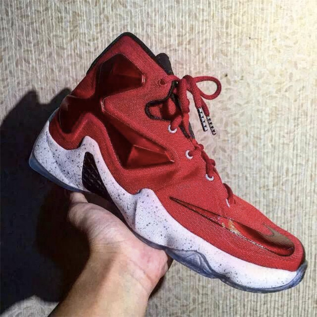 807219-610,LBJ13,LeBron 13 807219-610LBJ13 LeBron 13 “Gym Red” 更多实物图片亮相