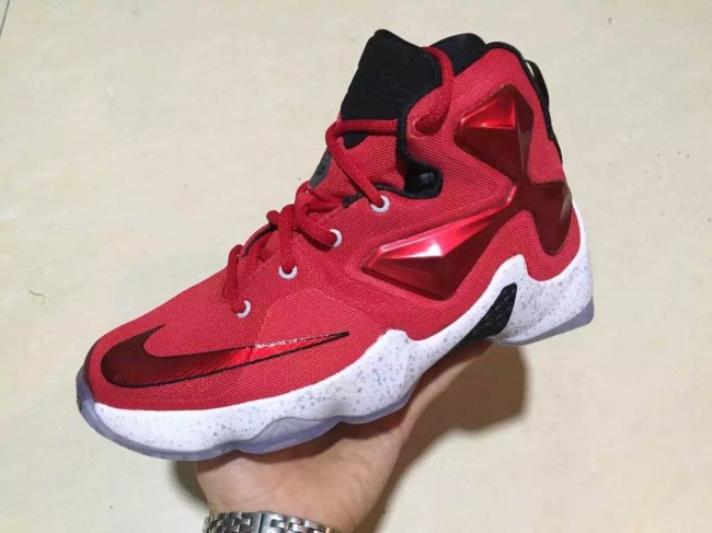 807219-610,LBJ13,LeBron 13 807219-610LBJ13 LeBron 13 “Gym Red” 实物近赏