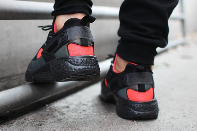 Nike Air Huarache  Nike Air Huarache Utility PRM “Bright Crimson” 精品登场