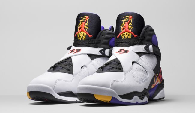 305381-142,AJ8,Air Jordan 8 305381-142AJ8 致敬三连冠，Air Jordan 8 “Three Peat” 实物亮相