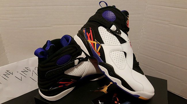 305381-142,AJ8,Air Jordan 8 305381-142AJ8 三连冠配色 Air Jordan 8 “Three Peat” 月底发售