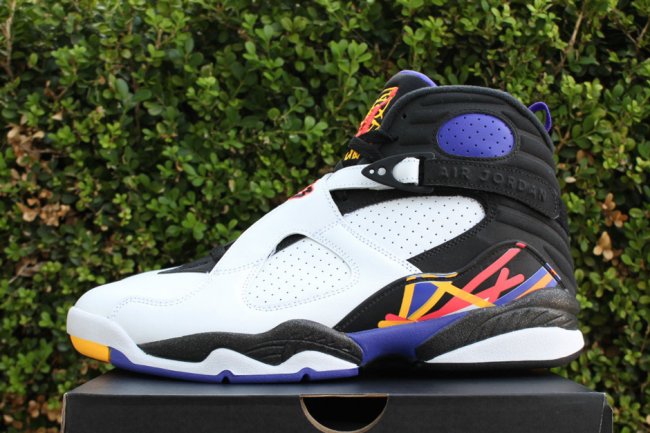 305381-142,AJ8,Air Jordan 8 305381-142AJ8 三连冠配色 Air Jordan 8 “Three Peat” 本月发售