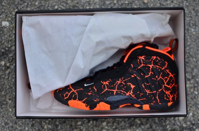 644700-010,Little Posite One 644700-010 小朋友专属，Nike Little Posite One “Magma” 新色亮相