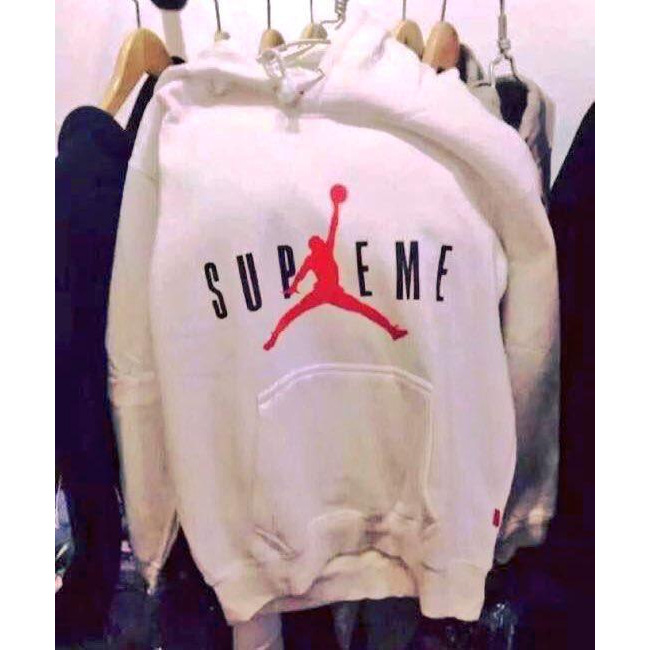 Supreme  Supreme x Jordan 联名帽衫谍照曝光