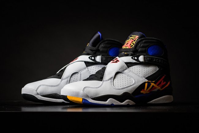 305381-142,AJ8,Air Jordan 8 305381-142AJ8 三连冠配色 Air Jordan 8 带回经典复刻卡