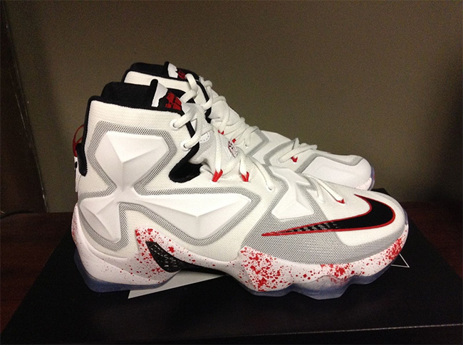 807219-106,LBJ13,LeBron 13 807219-106LBJ13 LeBron 13 “Friday the 13th” 实物新图