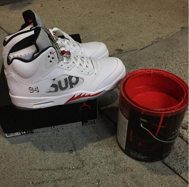 AJ5,Air Jordan 5,Supreme AJ5联名 简单粗暴，Supreme x Air Jordan 5 玩家定制快速换装