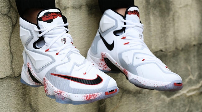 807219-106,LBJ13,LeBron 13 807219-106LBJ13 LeBron 13 “Friday the 13th” 实物上脚