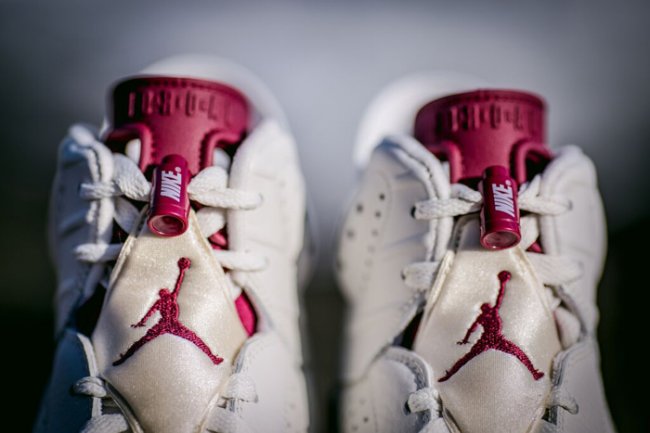 384664-116,AJ6,Air Jordan 6 384664-116AJ6魔力红 魔力红 Air Jordan 6 “Maroon” 12 月 5 日正式发售