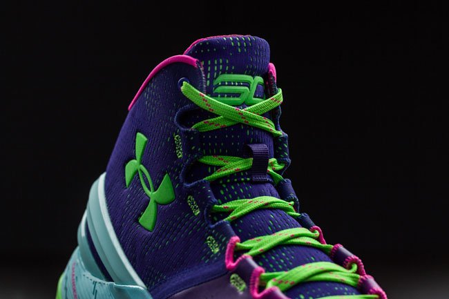 Curry 2,Under Armour  库里圣诞战靴 Under Armour Curry 2 “Northern Light” 即