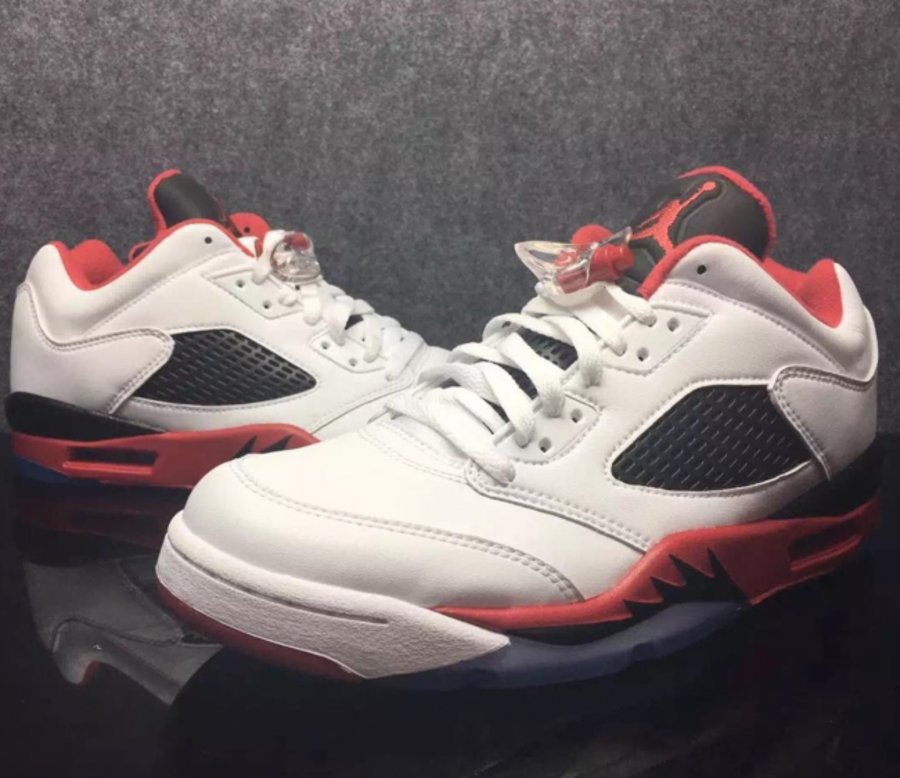 819171-101,AJ5,Air Jordan 5 819171-101AJ5白红 Air Jordan 5 Low “Fire Red” 将于 3 月份发售