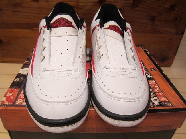 832819-101,AJ2,Air Jordan 2 832819-101AJ2低帮 白红 Air Jordan 2 Low “Chicago” 发售信息