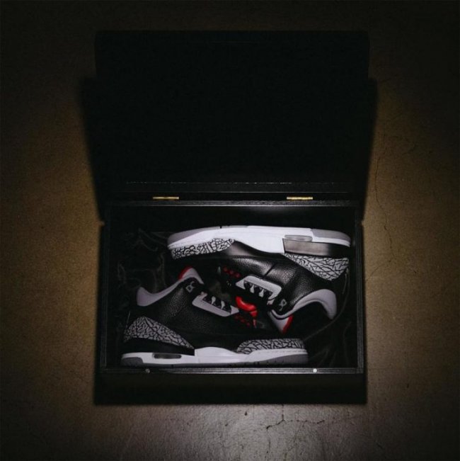 AJ3,Air Jordan 3 AJ3 Nike 离职员工获赠定制版 Air Jordan 3 黑水泥