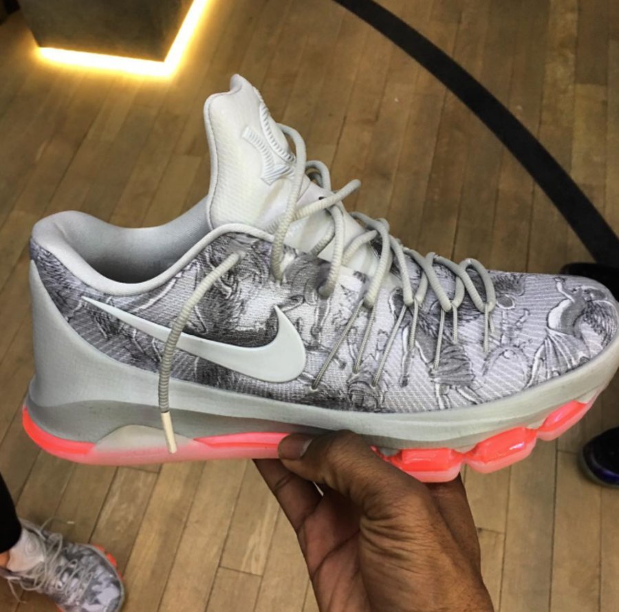 KD8,Nike The Servant KD 8 “Bible” 圣经配色实物近赏