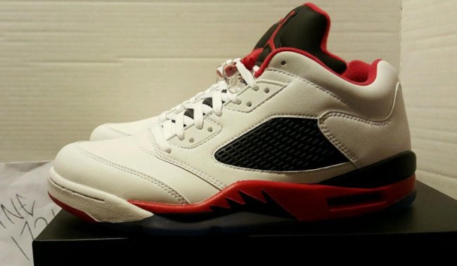 819171-101,AJ5,Air Jordan 5 819171-101AJ5低帮 经典白红降临，Air Jordan 5 Low “Fire Red” 即将发售