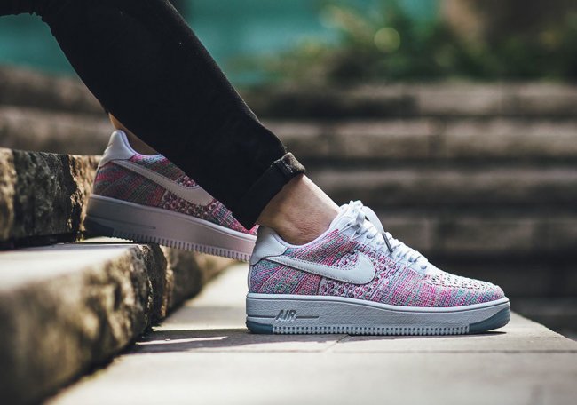 820256-102,AF1,Flyknit 820256-102 女款专属 Nike AF1 Flyknit Low “Easter” 上脚实拍