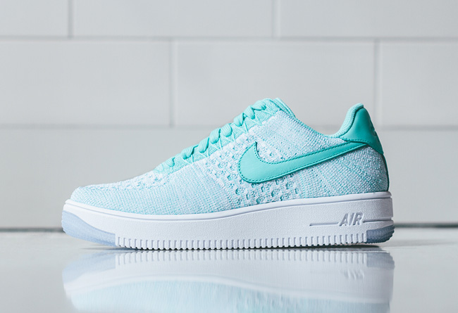 820256-102,AF1,Air Force 1,Fly AF1 820256-102 Nike WMNS AF1 Flyknit 清新双色美图近赏