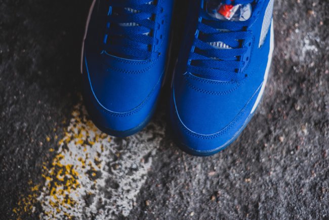 819171-417,AJ5,Air Jordan 5 819171-417AJ5低帮 骑士配色 Air Jordan 5 Low “Cavs” 现已发售