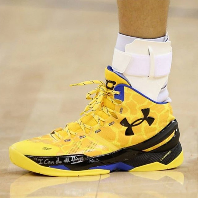 Curry 2,Under Armour  勇士豪取 72 胜！同公牛并列历史第一！