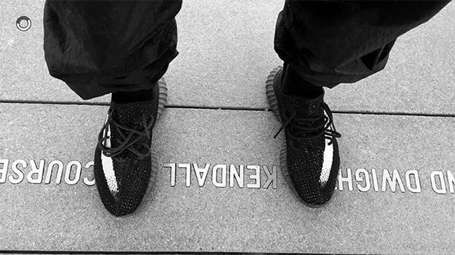 Yeezy 550 Boost,adidas Yeezy  侃爷近期尤其钟爱这双黑白 Yeezy 550 Boost