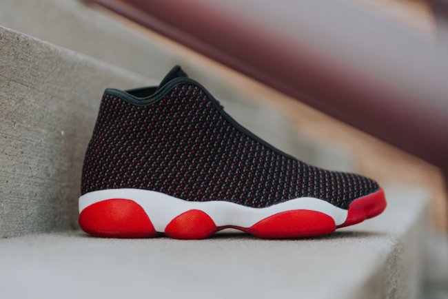 Jordan Horizon  Jordan Horizon “Bred” 公牛黑红装扮登场