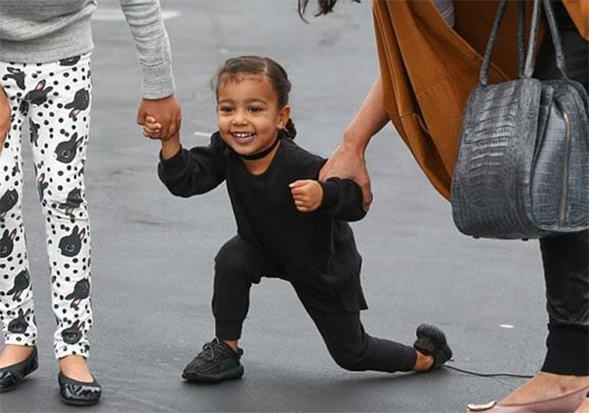 Yeezy 350 Boost,Yeezy Boost  8 月份将迎来 Yeezy 350 Boost 儿童鞋的发售