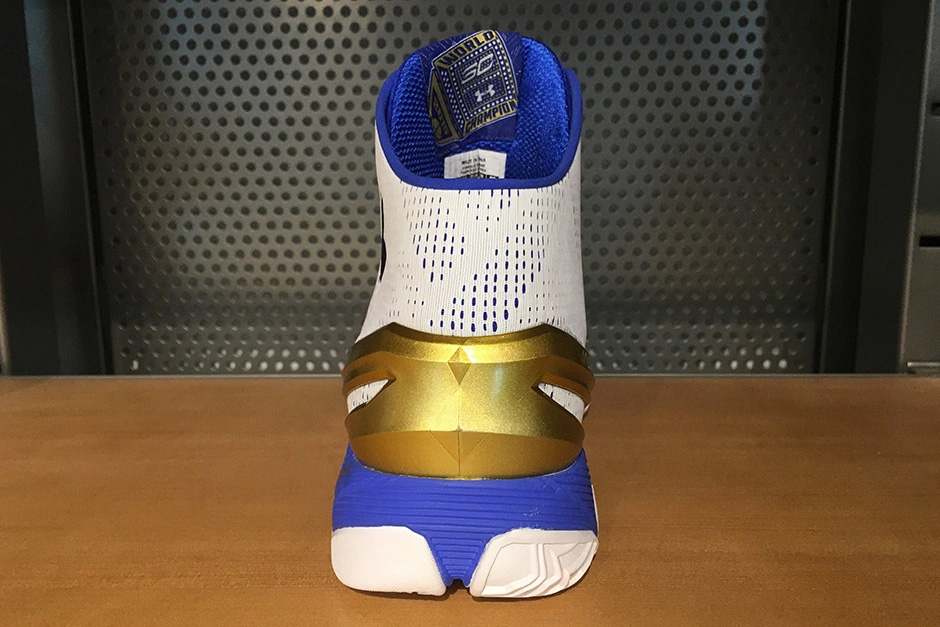 Curry 2,Under Armour  总冠军配色 Under Armour Curry 2 “Gold Rings” 实物新图