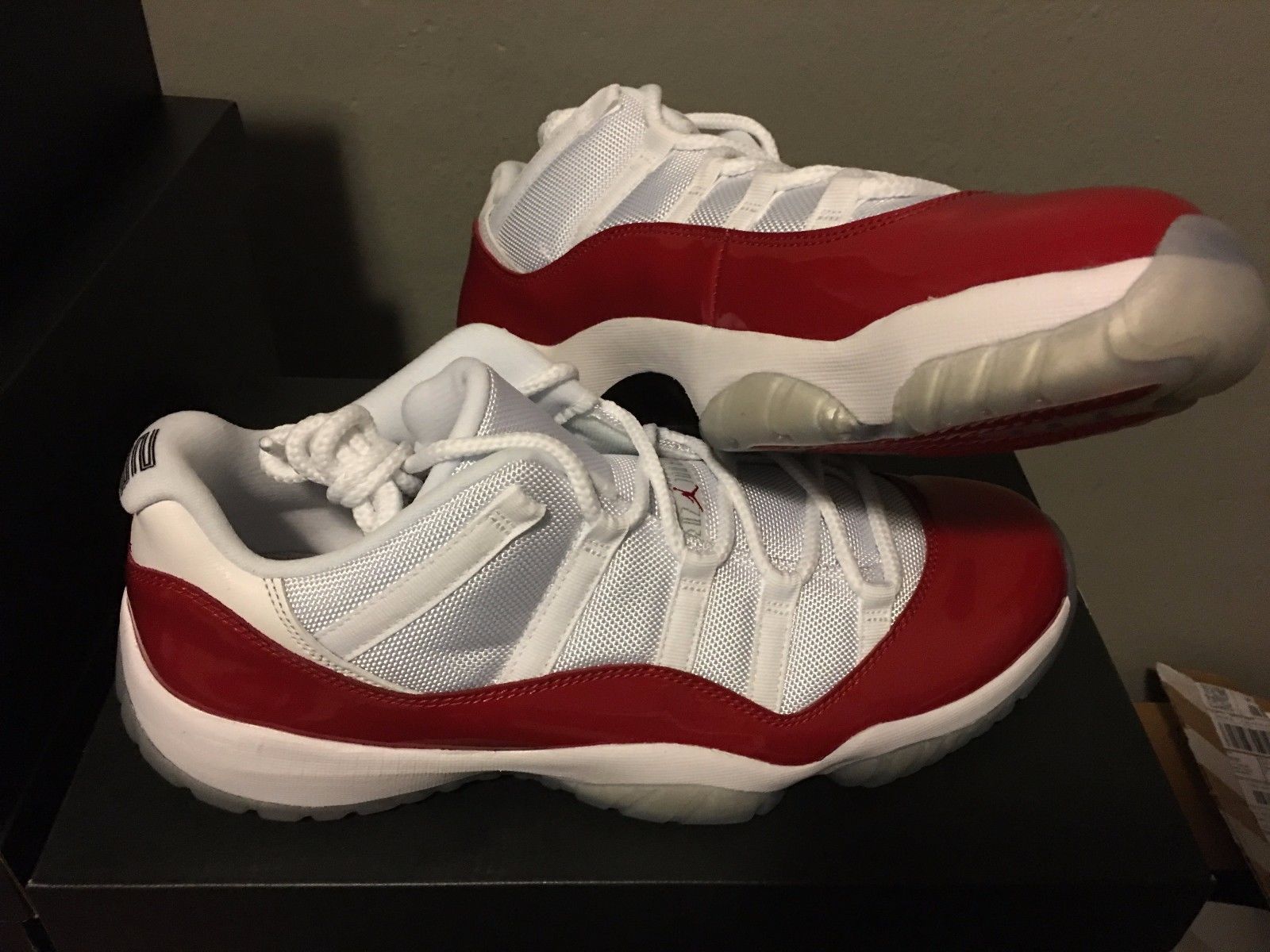 AJ11 LOW,Air Jordan 11 Low AJ11低帮2016 528895-102/528895-405 提前预览这两双即将发售的 Air Jordan 11 Low