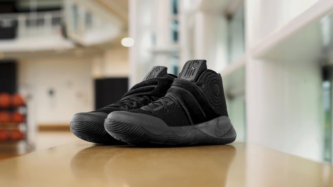 Kyrie 2,Nike  新款连续发！Kyrie 2 “Triple Black” 全黑登场