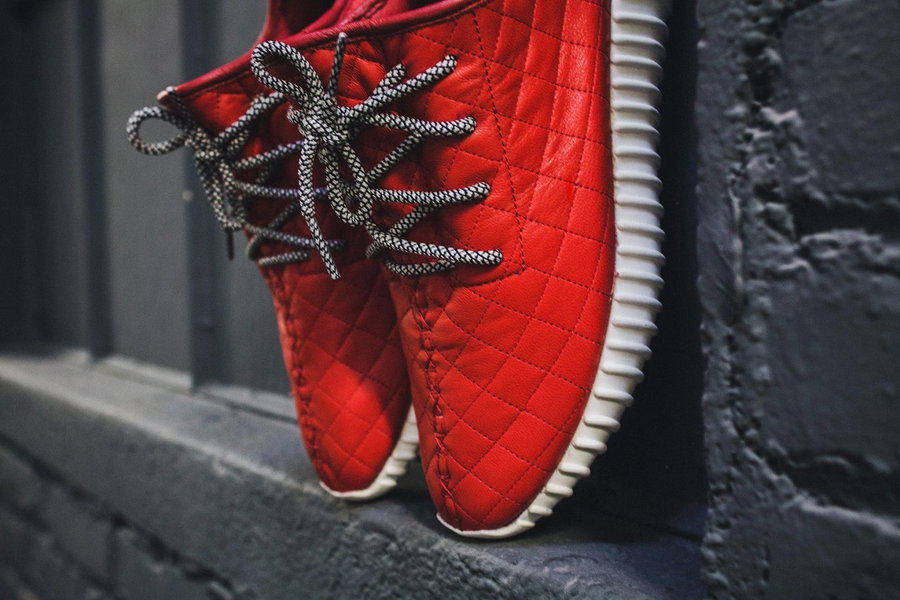 Yeezy 350 Boost,Yeezy 550 Boos  华丽的车线纹理，Yeezy 350 Boost “Red” 定制鞋款