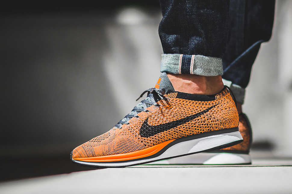 526628-810,Flyknit Racer,Nike 526628-810 夏日首选，Nike Flyknit Racer “Total Orange” 亮眼登场