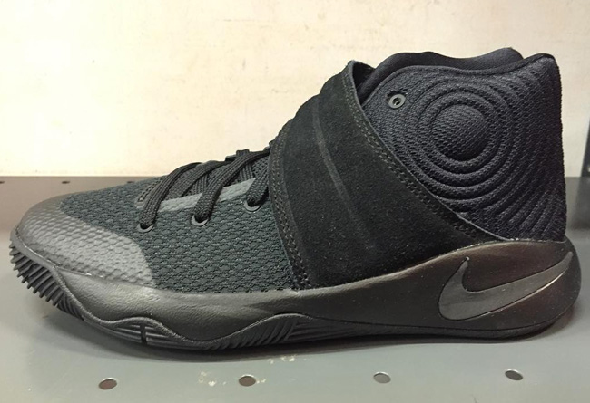 Kyrie 2,Nike  Kyrie 2 “Blackout” 全黑配色亮相