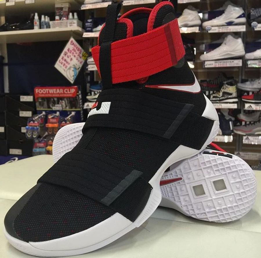 Soldier 10,士兵10代  黑白红新色 Nike LeBron Soldier 10 全新亮相