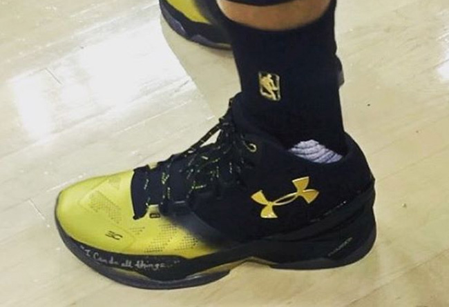 Curry 2,Under Armour  库里上脚 Under Armour Curry 2 “Back to Back MVP”