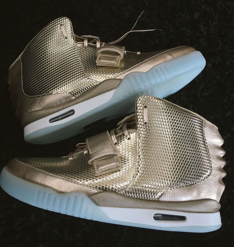 Air Yeezy 2,Nike  土豪金！亮瞎眼的 Air Yeezy 2 “Golden Child” 定制鞋款