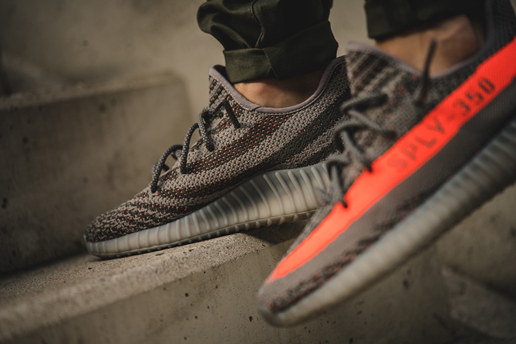 adidas,Yeezy Boost 350 V2,Yeez  细节尽显！adidas Yeezy Boost 350 V2 近距离抢先预览